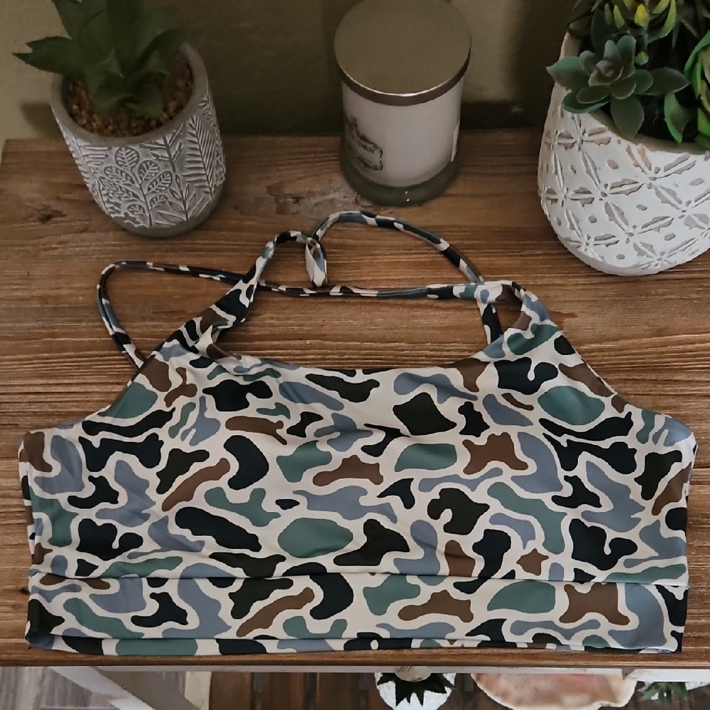 Camouflage Print Strappy Sports Bra